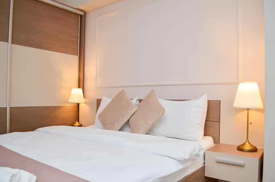 Apartament Mid Velvet – Parcare privată – Check-in independent
