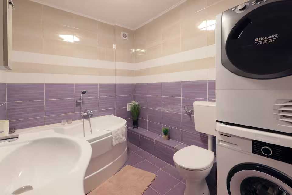 Apartament Mid Velvet – Parcare privată – Check-in independent