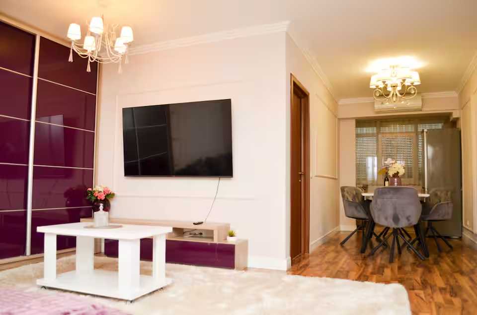 Apartament Mid Velvet – Parcare privată – Check-in independent